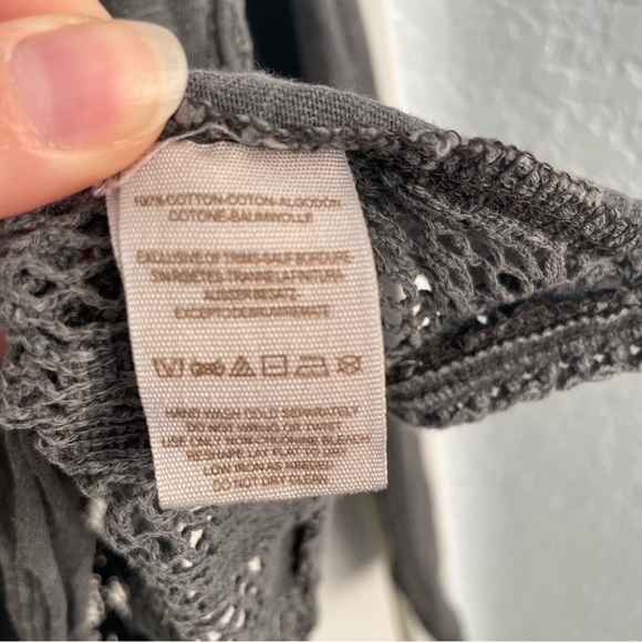 Incredibly cute top! - Picture 2 of 6